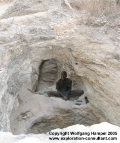 Andronondambo Sapphire deposit: artisanal miner.